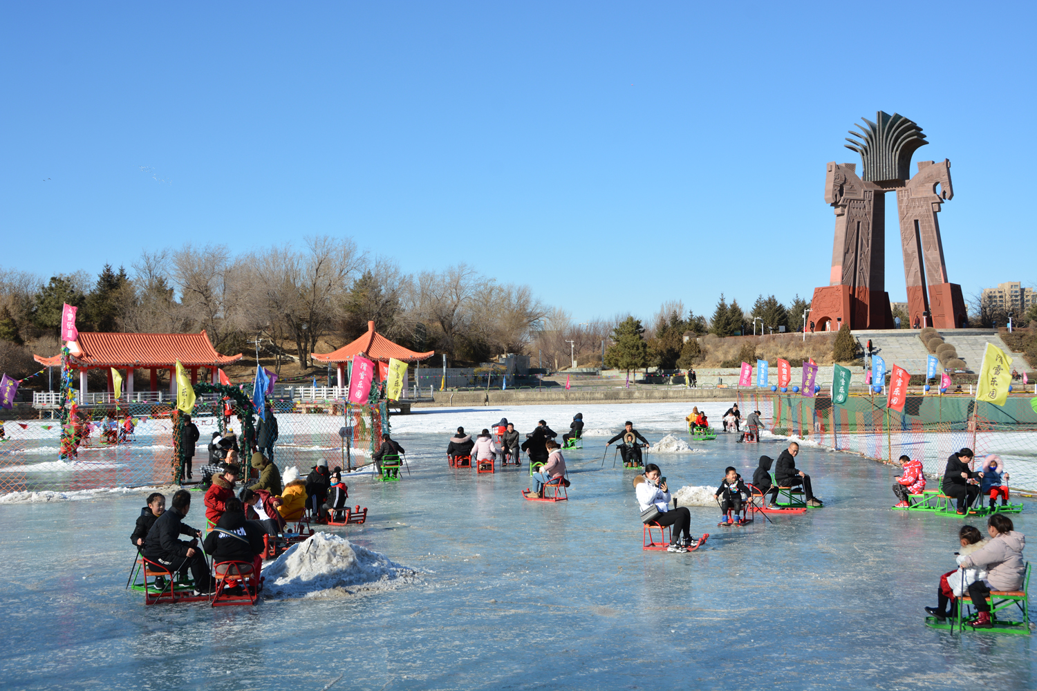 通辽市西拉木伦公园滑冰场,原创摄影