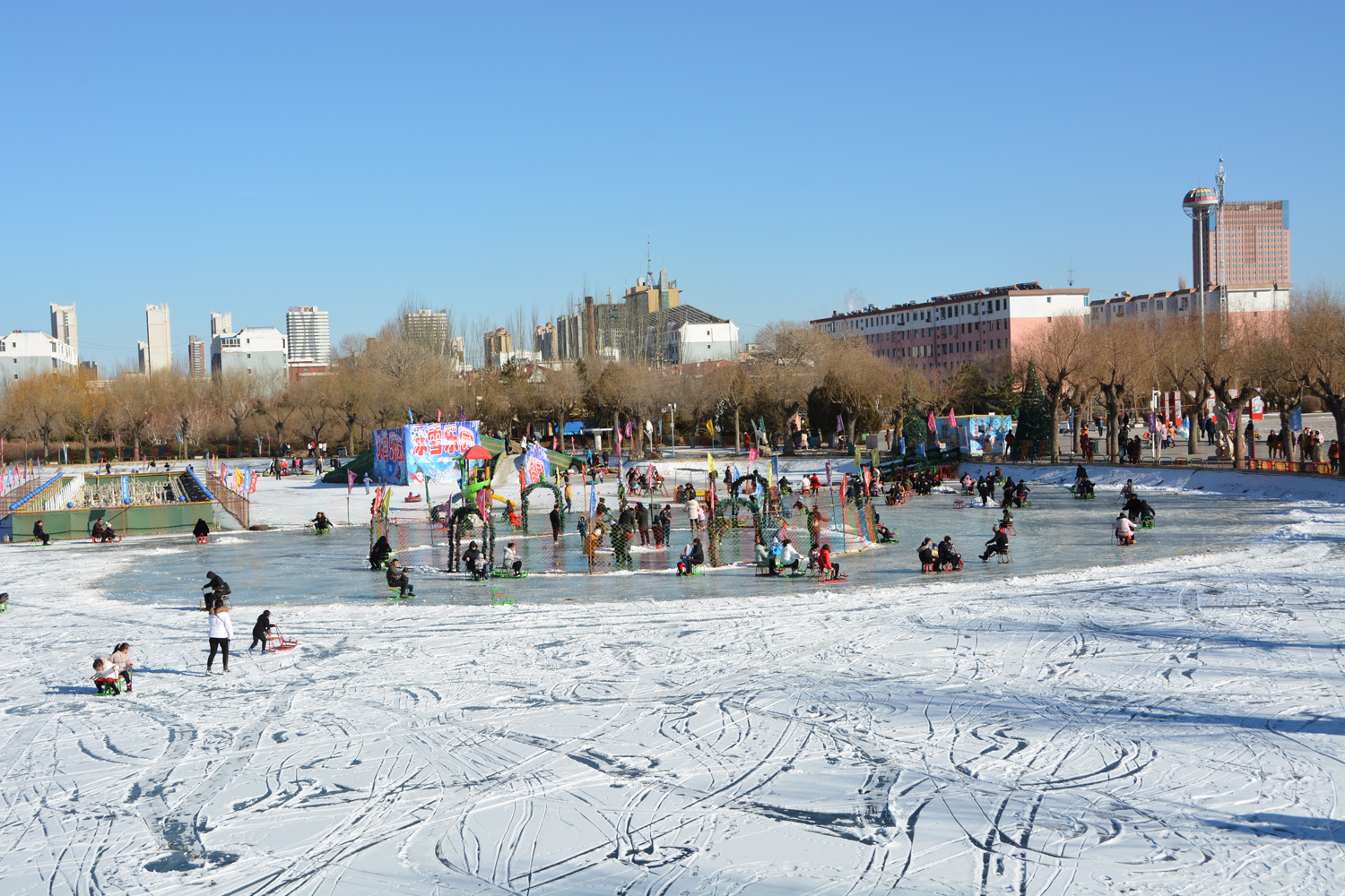 通辽市西拉木伦公园滑冰场,原创摄影