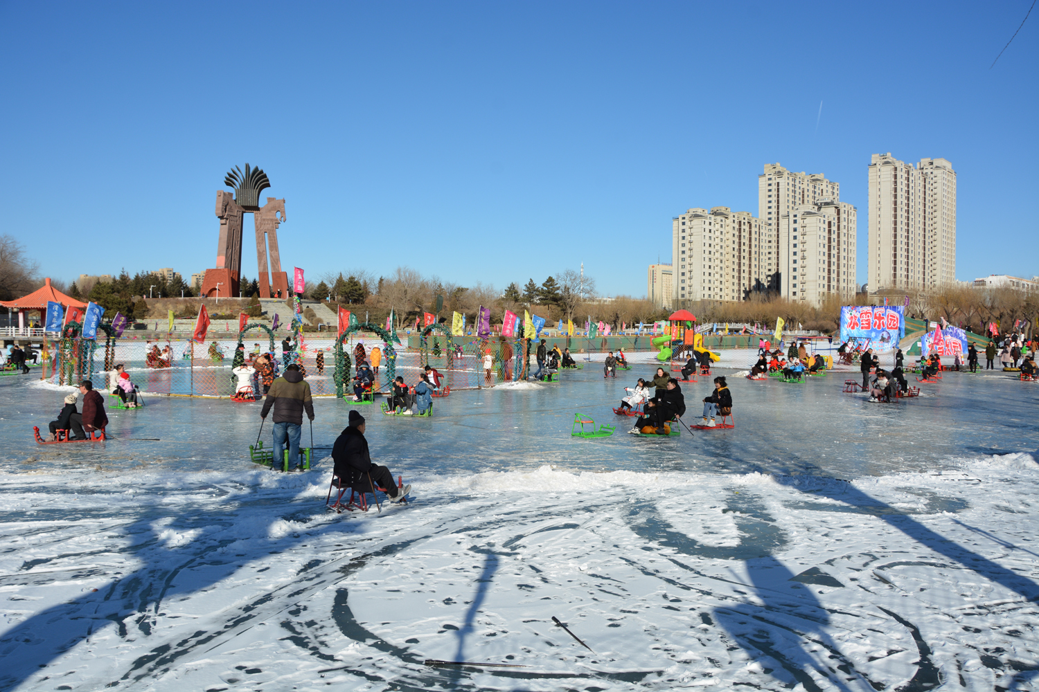 通辽市西拉木伦公园滑冰场,原创摄影