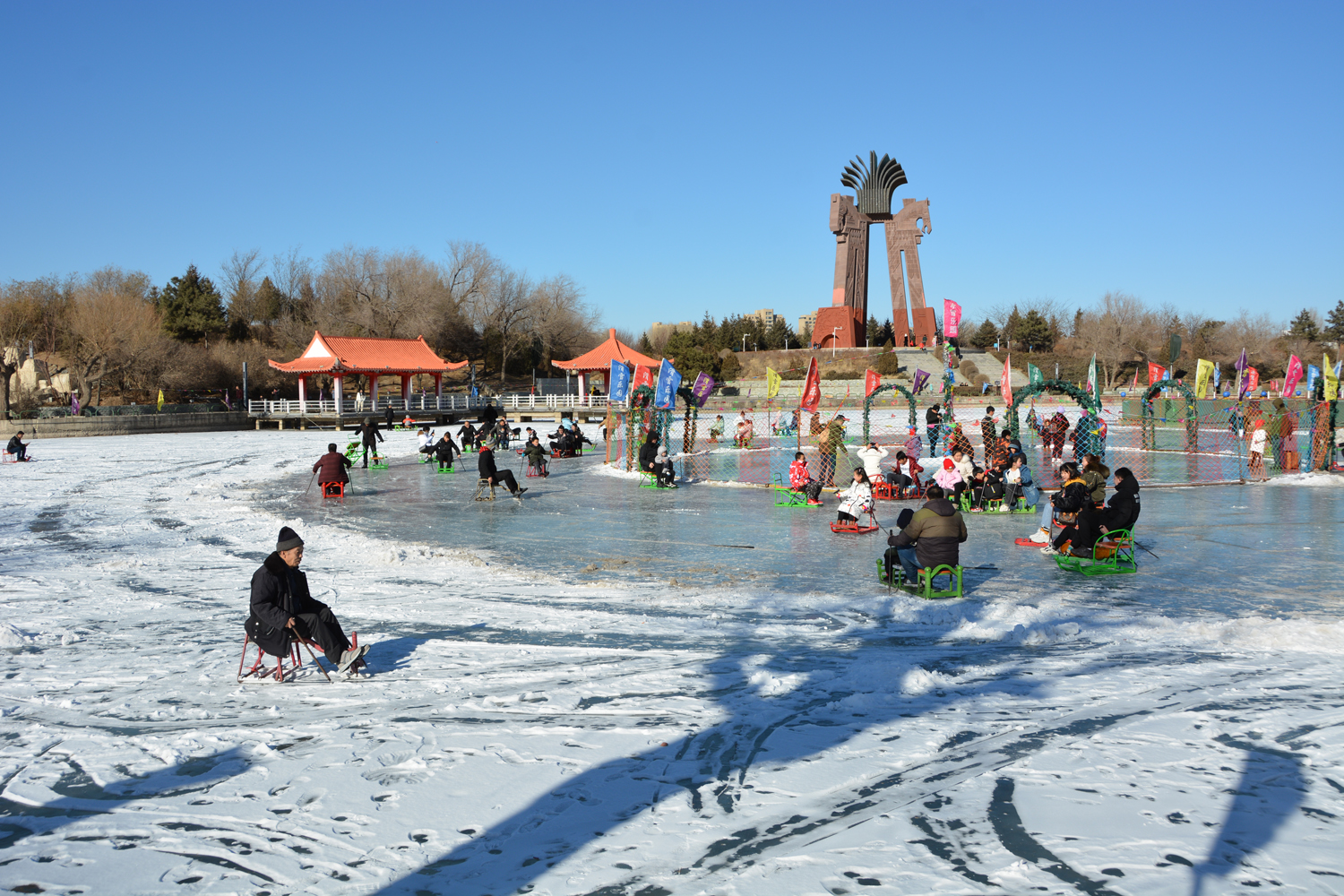 通辽市西拉木伦公园滑冰场,原创摄影