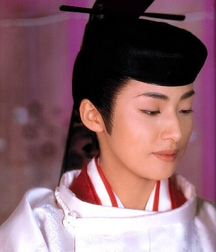 珍藏天海佑希女扮男装照堪比林青霞帅比木村拓哉谁更胜一筹