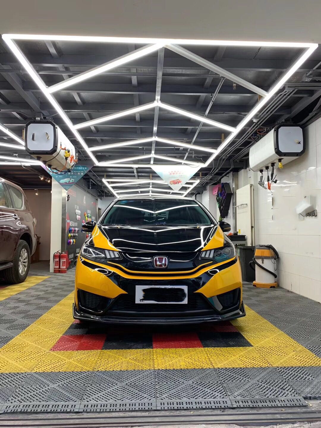 双拼颜色更能彰显你的气质 飞度改装也能这样玩儿