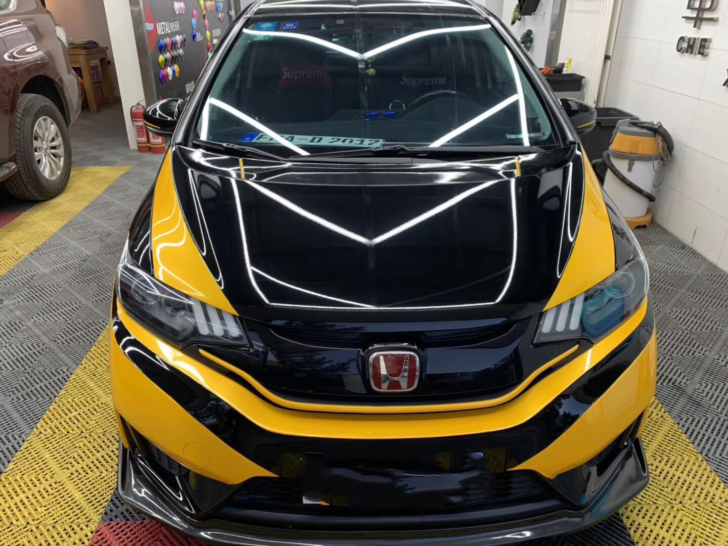 双拼颜色更能彰显你的气质 飞度改装也能这样玩儿