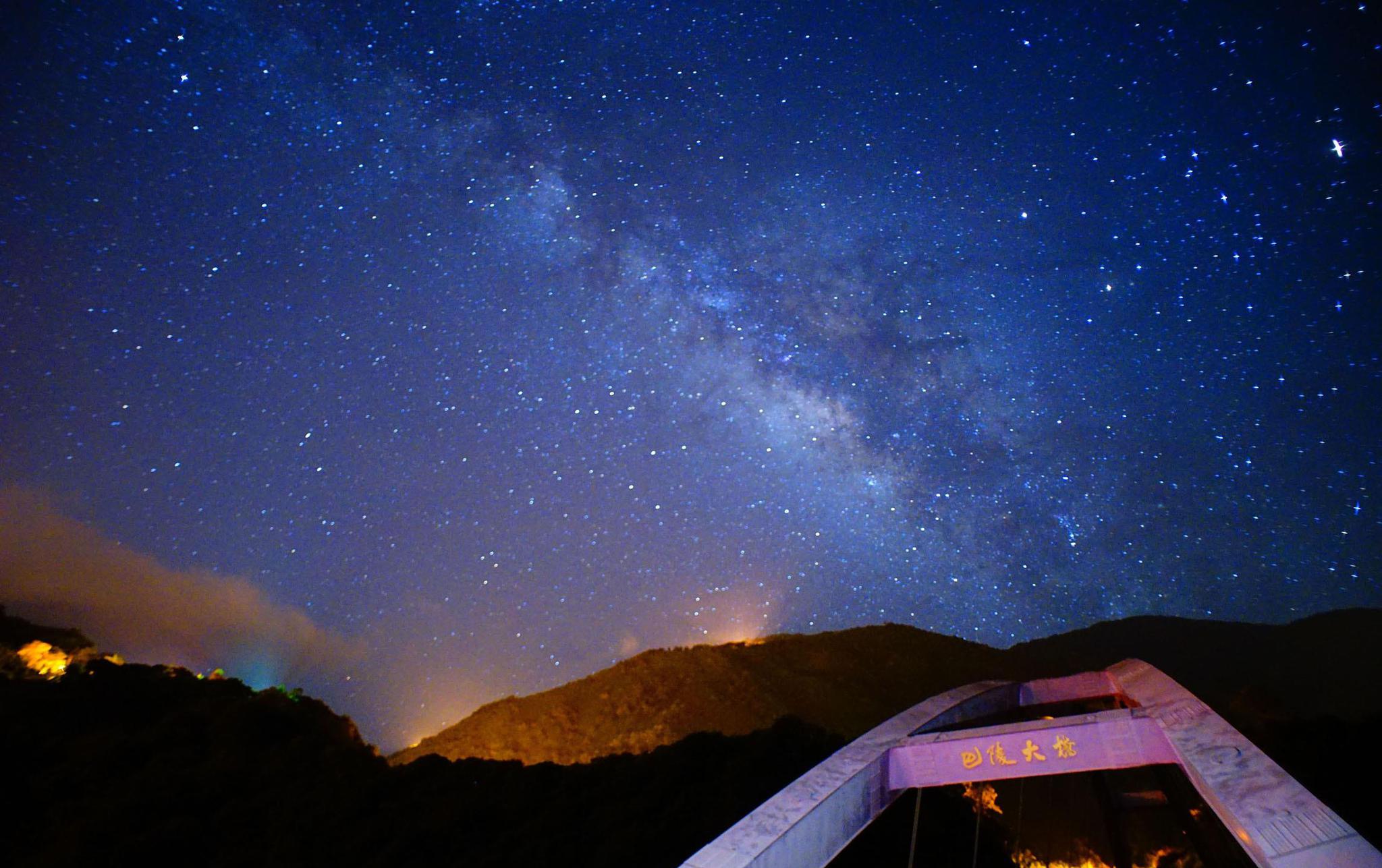 武功山这片被偏爱的人间仙境,伸手仿佛就可以触及云海!