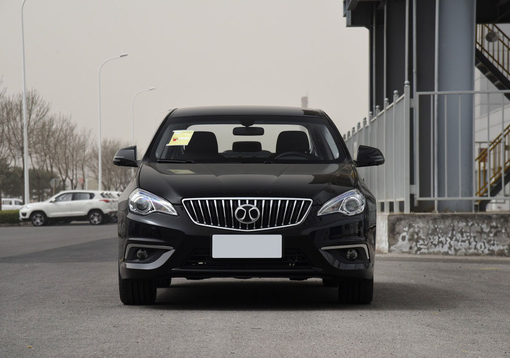 北汽绅宝d70,商务化外观,百公里7个油,一款适合上班族开的车