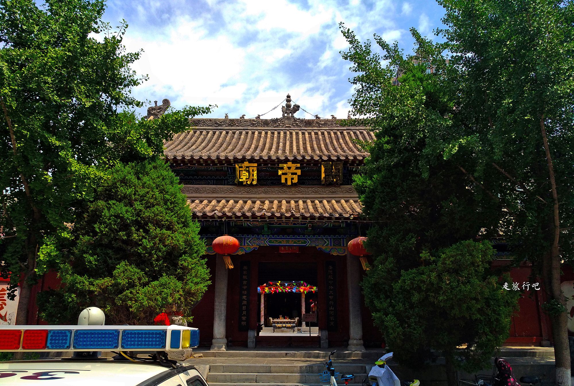 关羽的名气要远远的大于另外二人,仅从全国各地关帝庙的数量就能进行