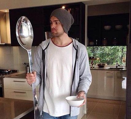 内涵段子:我毕业了,不能穿校服来上网啊?