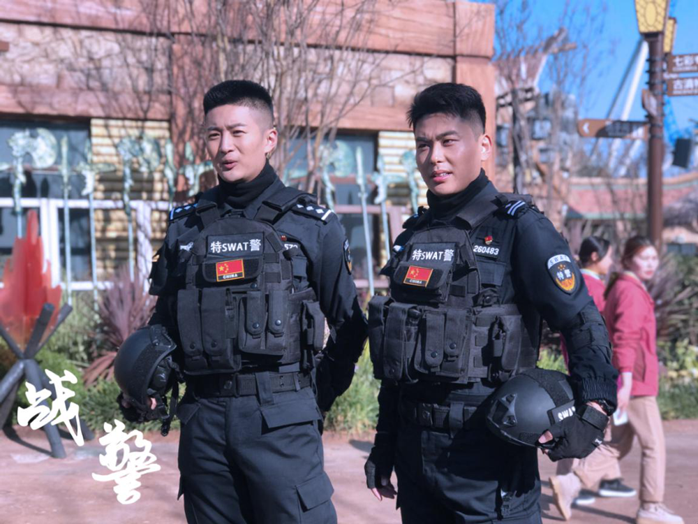央视电视剧战警梁傲尽显特警英雄本色