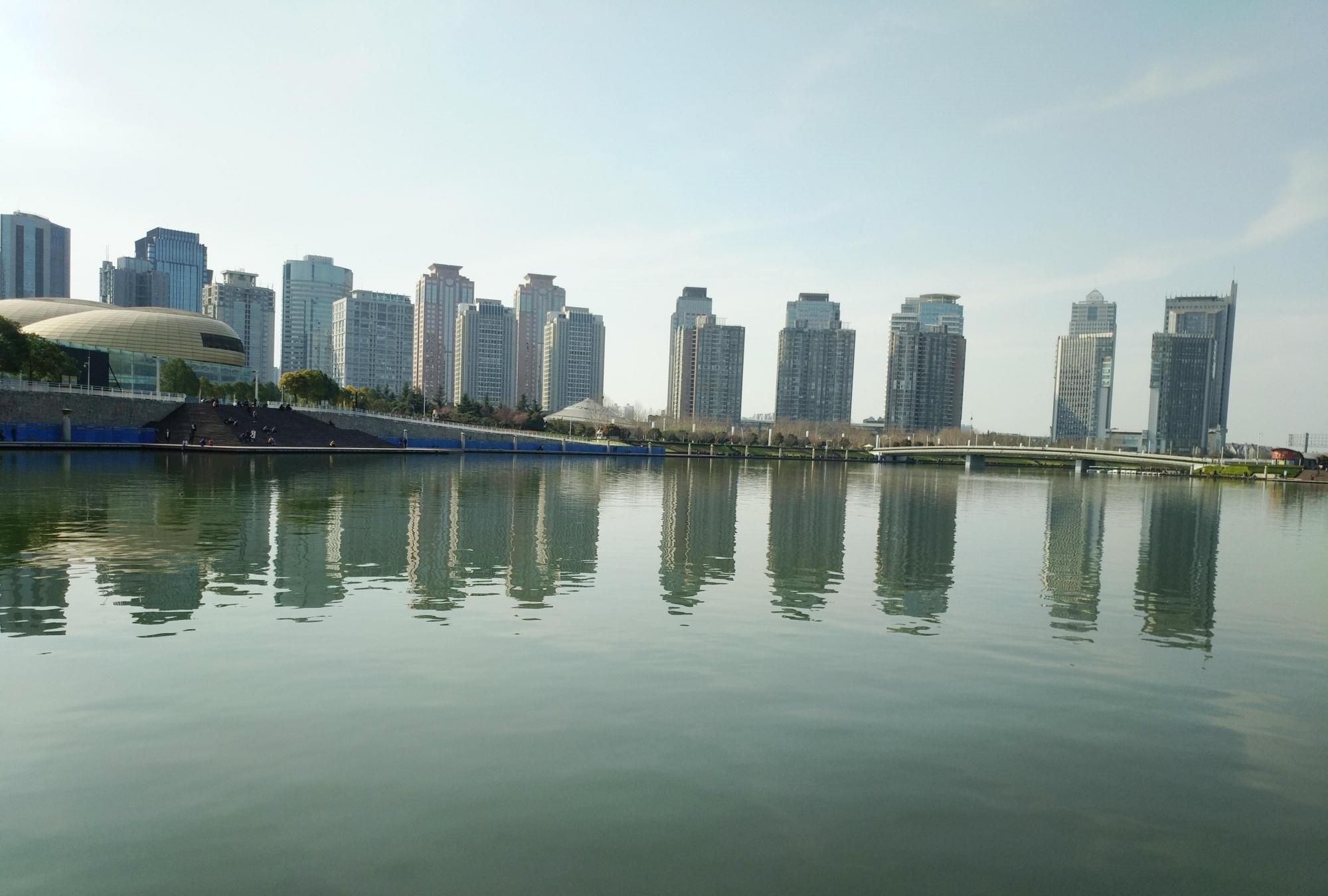 风景秀丽端庄气派具有现代大都市气息的郑州国际会展中心|会展中心|悬索|展览|桅杆|屋面_新浪新闻