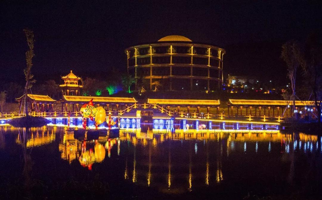 消夏避暑兰陵压油沟景区消夏灯光节盛大开启