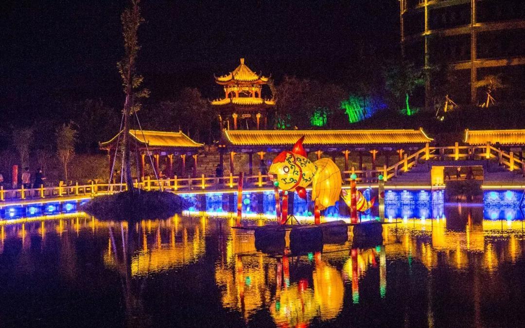 消夏避暑兰陵压油沟景区消夏灯光节盛大开启