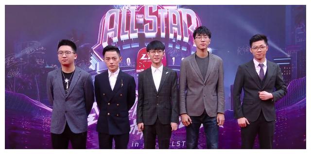 电竞霍建华身高不到170粉丝晒合照证实智勋不是约德尔人