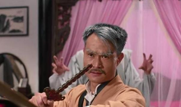 请来演配角的人却成了印象深刻的主角导演这回失算咯