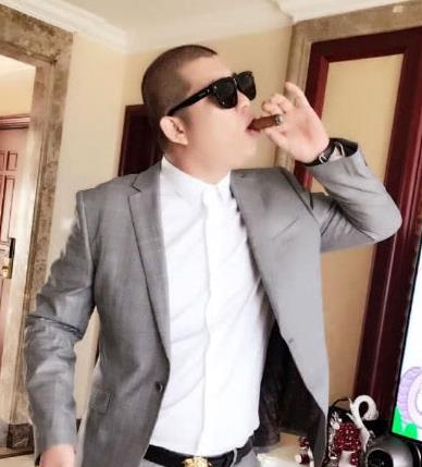 快手二驴宣布回归日期再掀全网热议网友有钱就是牛逼