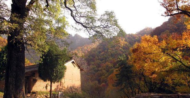 天水石门前山映月湖秋色
