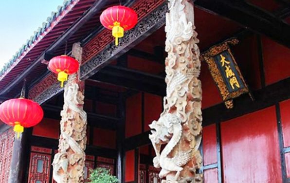 中国最精致的文庙 镂空龙柱竟“寸粉寸金” 被誉石雕艺术的殿堂！