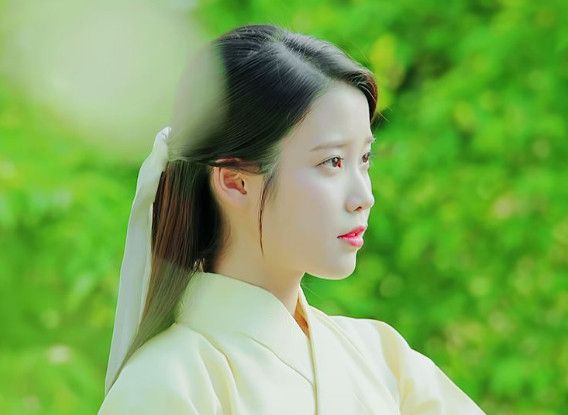 由金秀贤,车太贤,孔孝真,李知恩主演的《制作人》