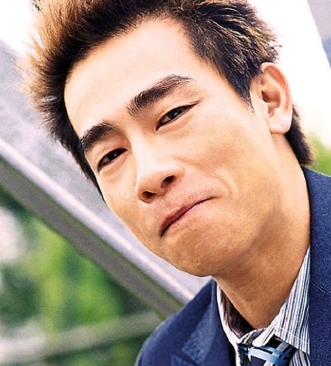 陈小春年轻时的照片,网友:"鸡哥"自带江湖气息!