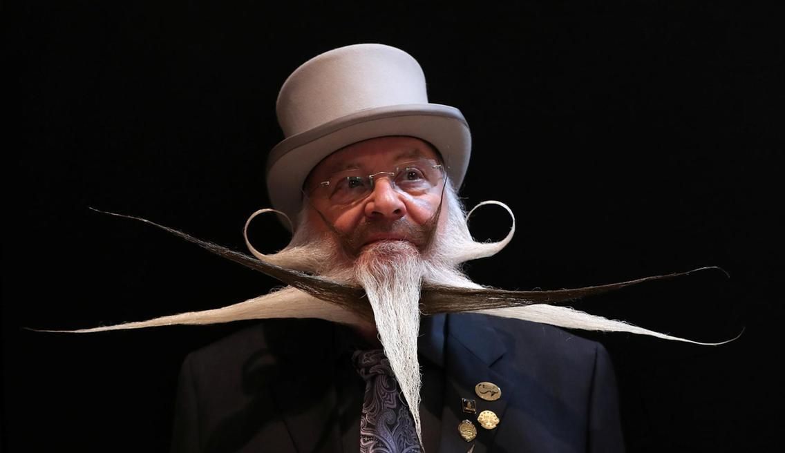 按历史名人的风格进行划分的,例如"达利"类软胡子,"加里波第"类络腮胡