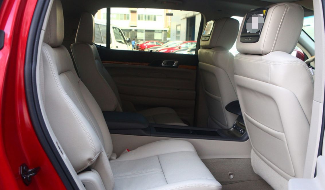 林肯mkt,犀利中又有一丝圆润,棱角分明