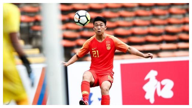 1-陈威;15-姚道刚,5-李扬,4-蒋圣龙,2-童磊;6-吴伟,21-严鼎皓,18-黄聪