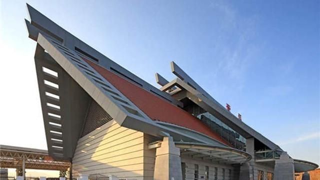 1,惠安站,位于泉州市惠安县聚龙小镇附近,站房设计方面,使用燕尾脊