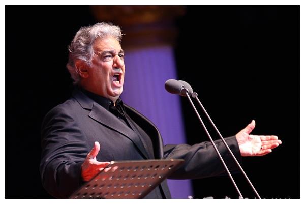 世界三大男高音之一多明戈为性骚扰案道歉,称将"承担全部责任"