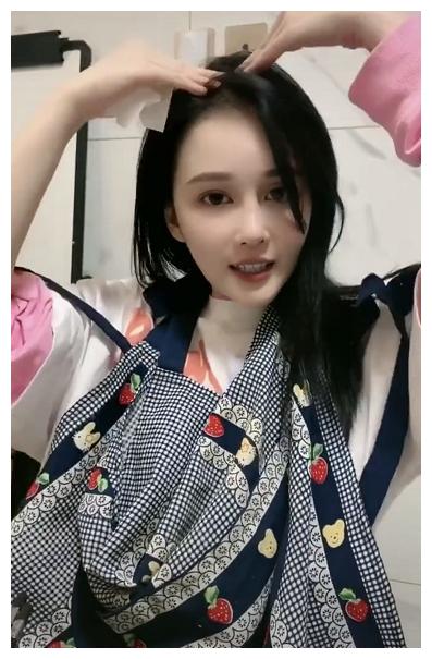 赵本山女儿近照太晃眼,大眼睛尖下巴,一点不像"星二代"|赵一涵|星二代