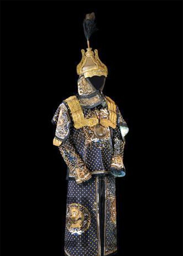 清朝皇太极老物件展,遗留画像略显肥胖,最后那件是防身暗器!