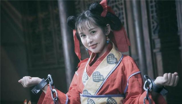 第六名,殷素素,她是白眉鹰王殷天正的女儿,武林正派人士称她为妖女.