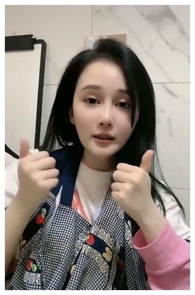 赵本山女儿近照太晃眼,大眼睛尖下巴,一点不像"星二代"|赵一涵|星二代