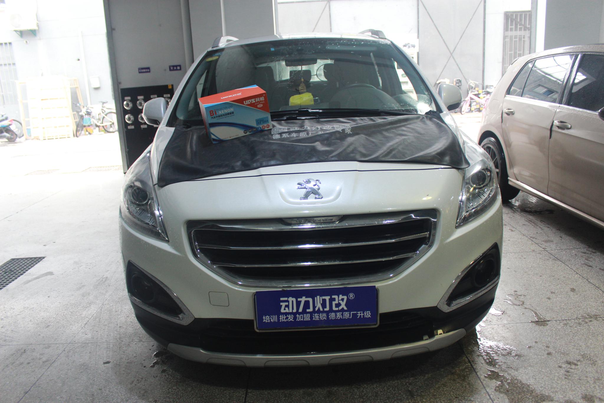 南京改灯 标致3008大灯升级阿帕5p套装