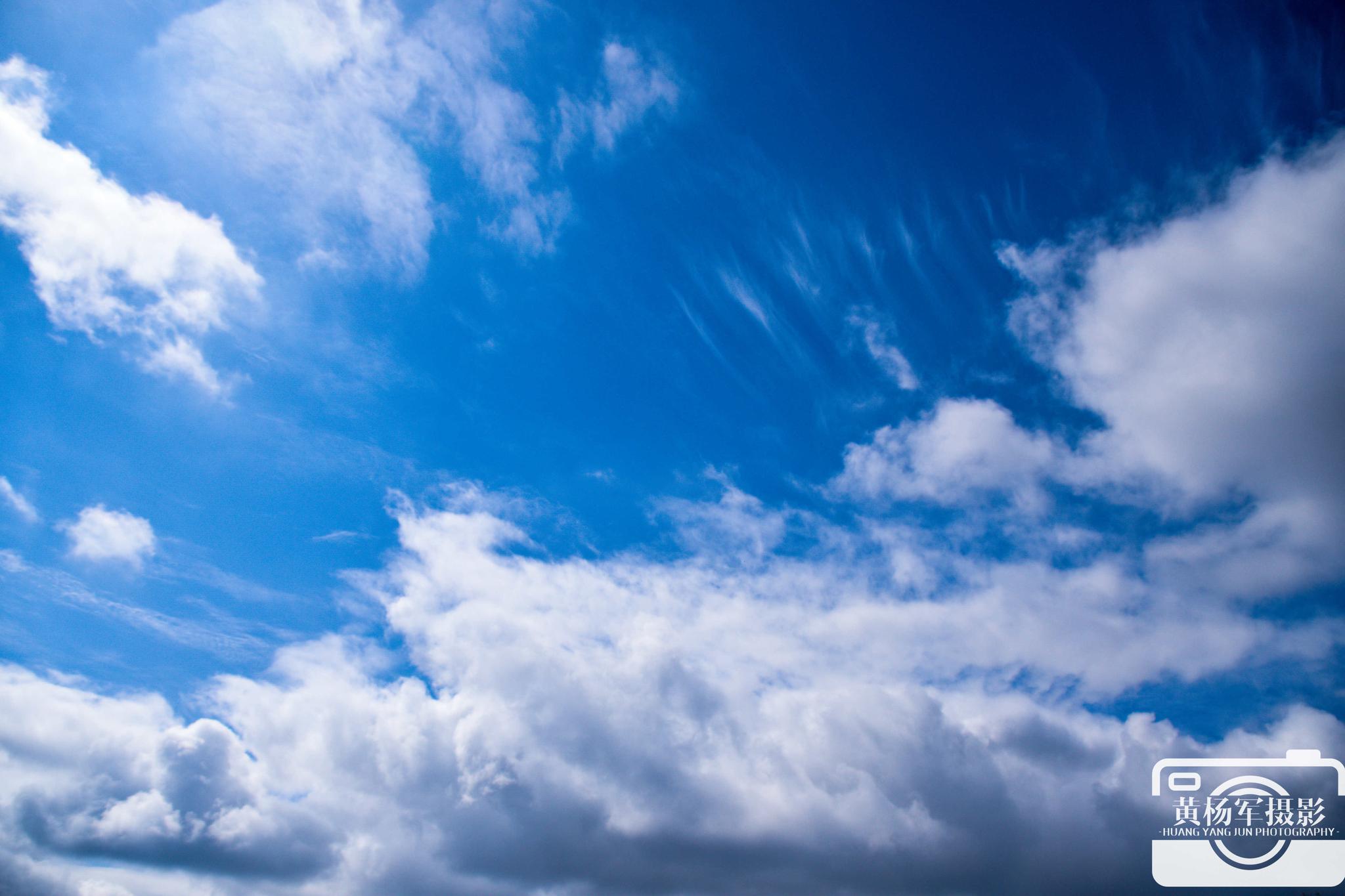 停留于都短暂的蓝天白云【原创摄影】