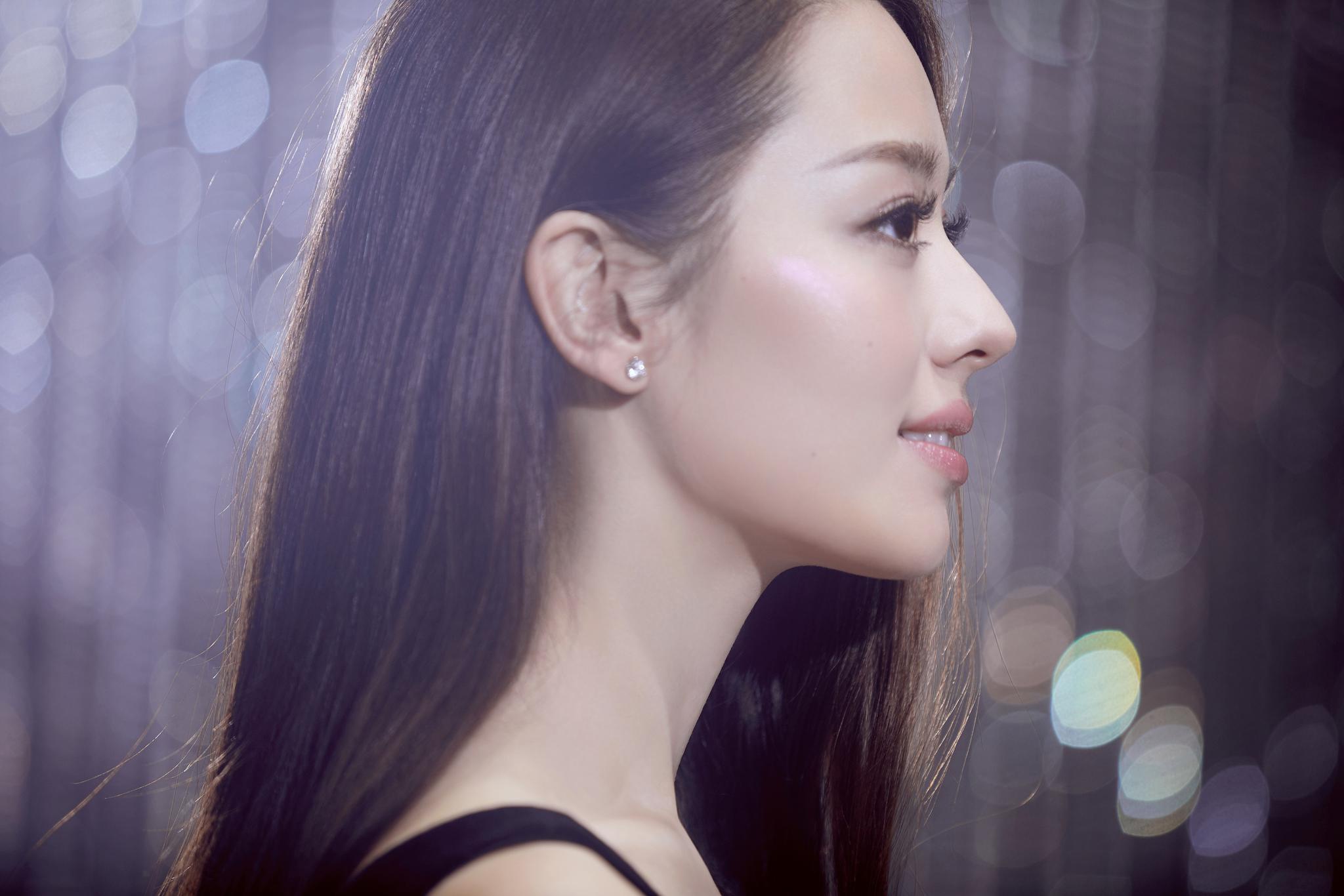 吉娜爱丽丝签约环球首支唱作单曲不灭的烟火上线