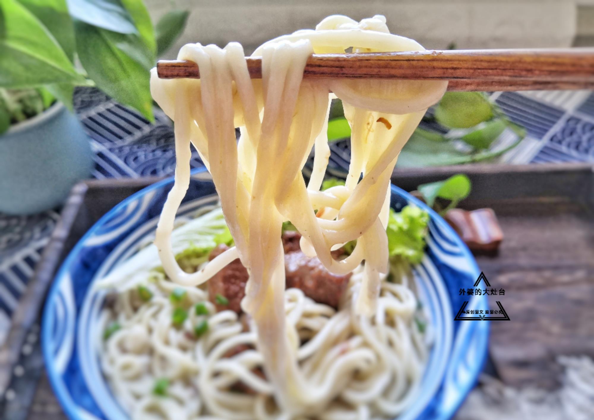 天冷北方人就爱这碗面条,10分钟出锅,解馋又暖身,比炸酱面好吃