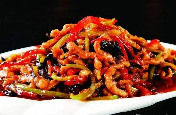 鱼香肉丝的正宗做法,一道家常必备菜,香气扑鼻,比饭店的都好吃