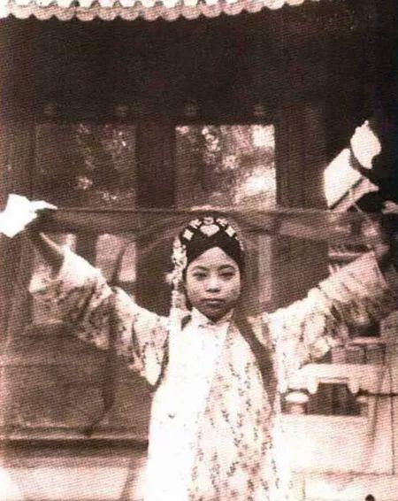 末代皇妃文绣老照片:图3简直和摄影师有仇,图6容貌被婉容碾压