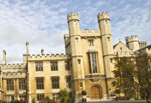 1 / 6 霍加斯故居是画家霍加斯1749至1764年间的住所.