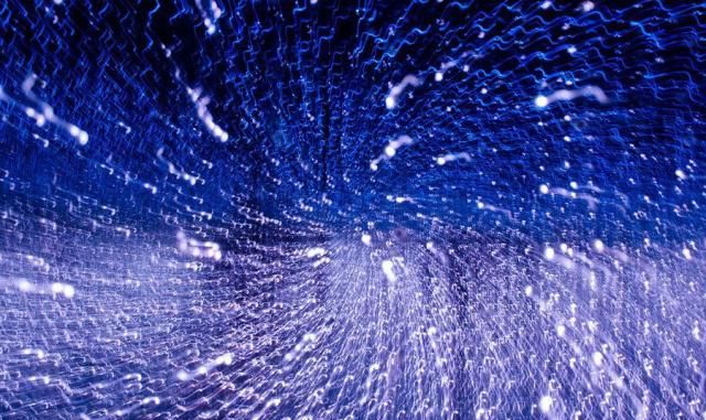 宇宙裂缝就在身边?穿过时空裂缝就能实现穿越?科学家给出答案