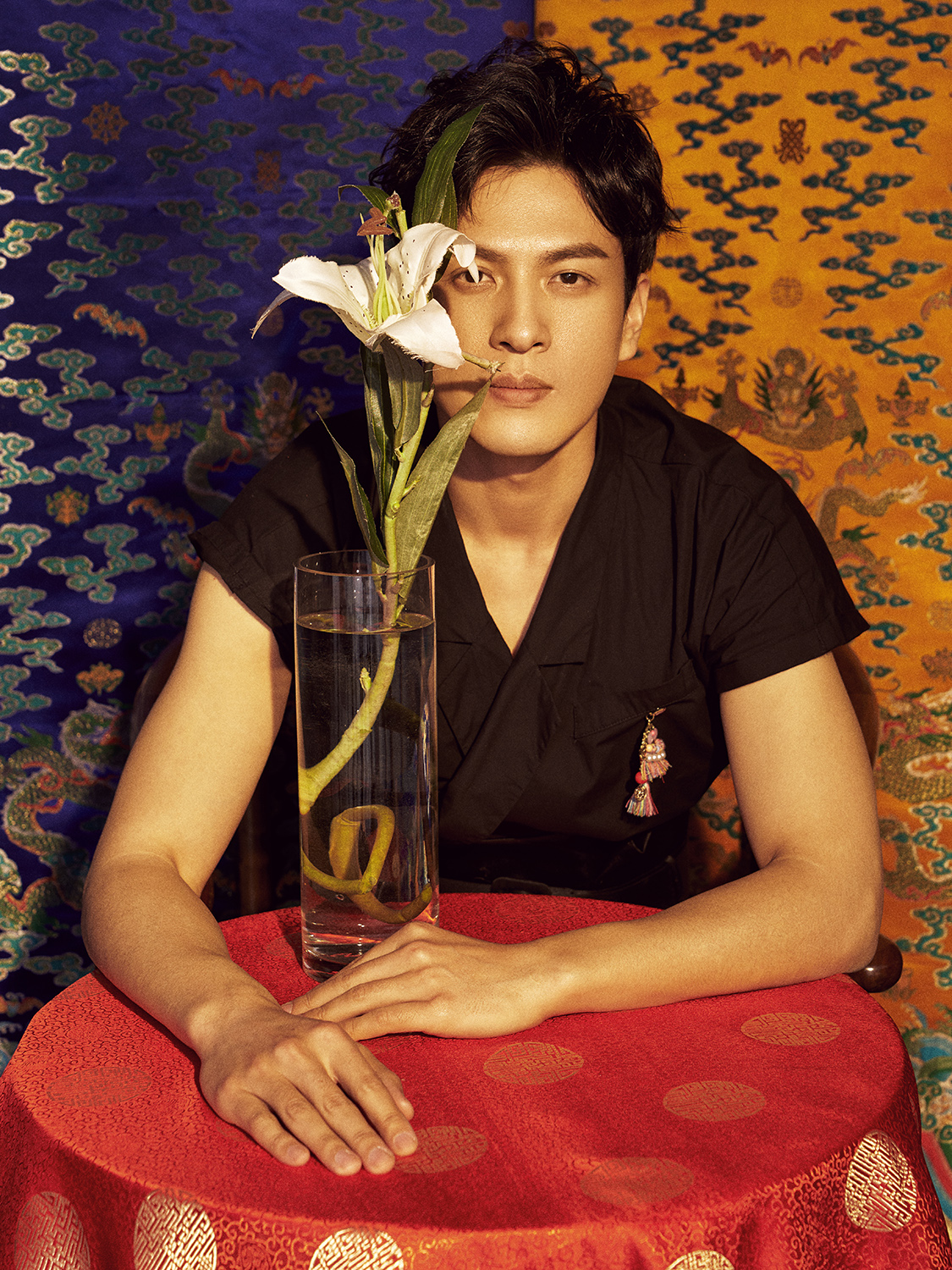 1/ 5日前,演员马敬涵曝光一组夏日写真.