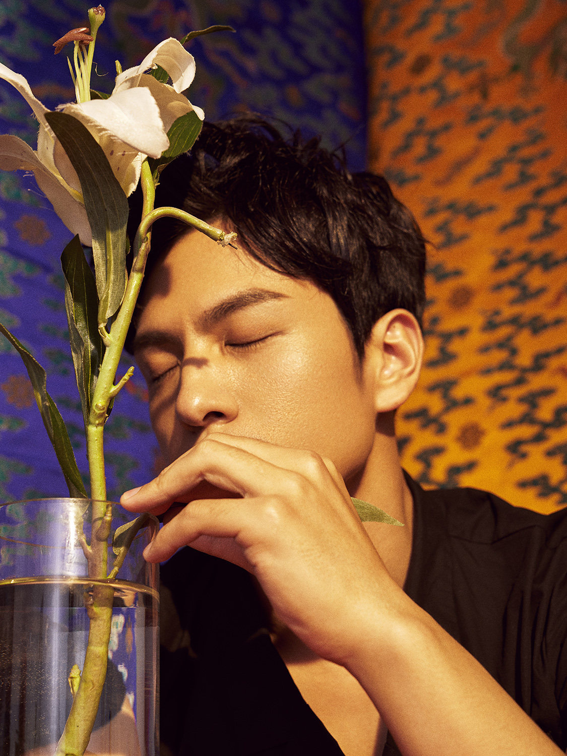 马敬涵夏日写真曝光 古铜色肌肤展型男气质|马敬涵|古铜色|型男_新浪