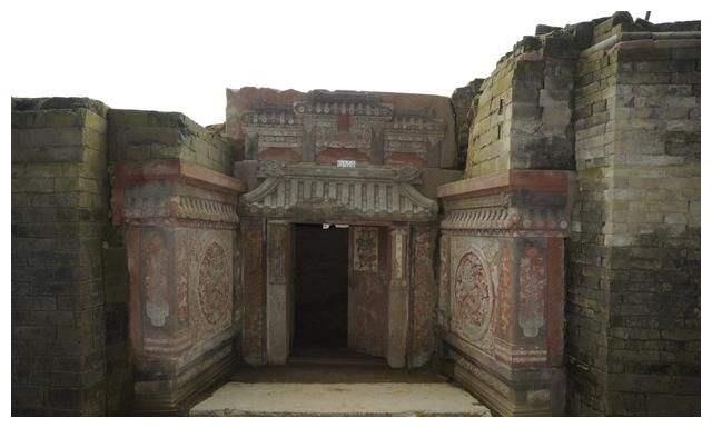 老官山汉墓就是一个属于汉朝的墓群,在这里发现了四座古墓,当时正在