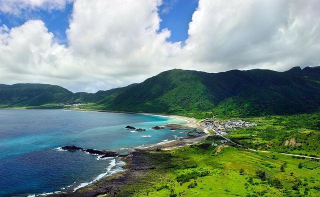 台湾最后一块净土兰屿岛屹立在西太平洋上的一颗明珠