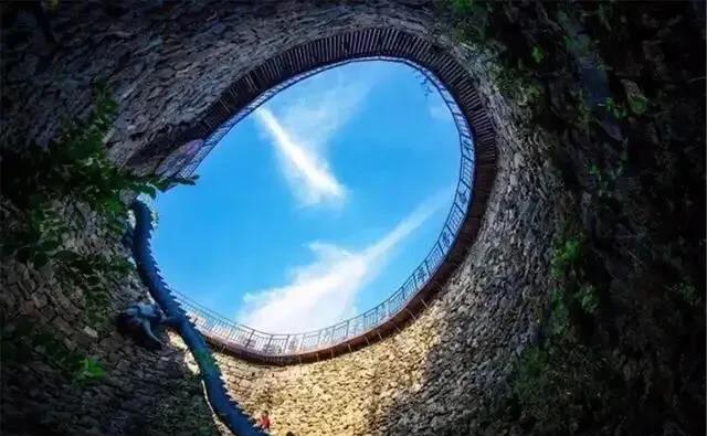山东新泰的螺旋井让你体验真正的坐井观天看不一样的世界