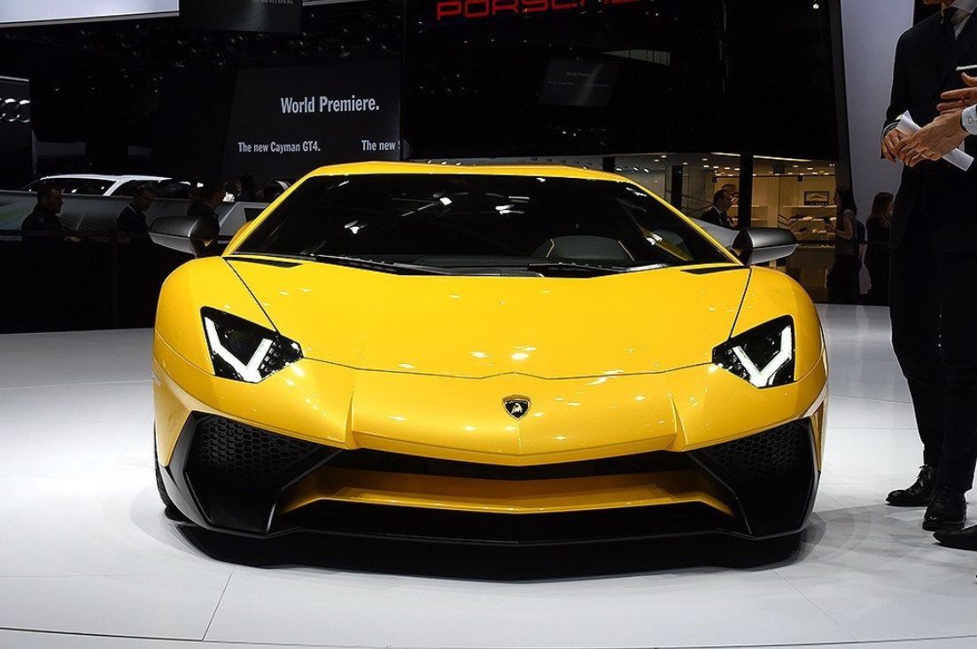 真的还是漂亮,当然还是没有奥迪的灯好看,aventador不仅时尚