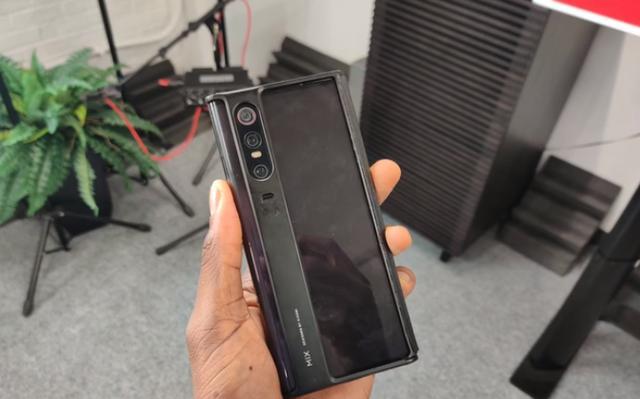 小米mixα有人入手证明不是ppt手机怎么戴手机壳破案了