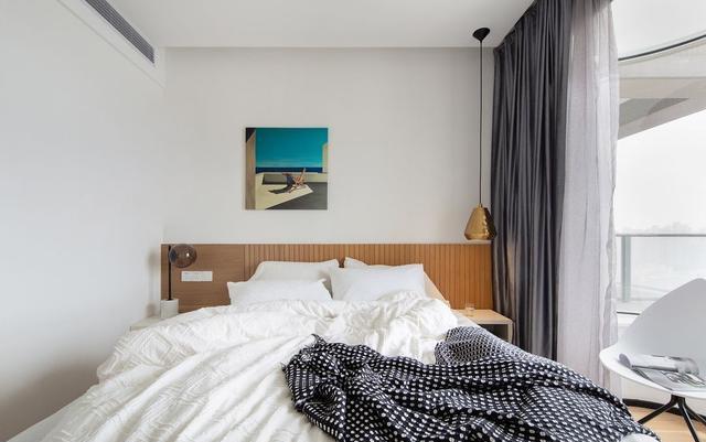 89平北欧精致轻奢空间，湖蓝色丝绒沙发搭配松子吊灯，文艺雅致