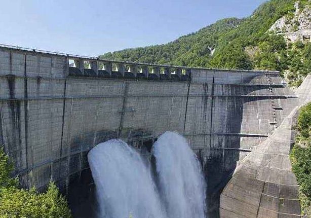 托坎廷斯河发源于戈亚斯goias州中部高原的数条源头河