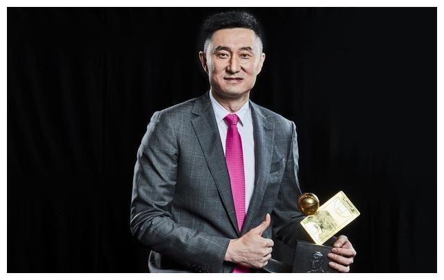 半场11人轮换杜锋奇招不断两套阵容戏耍对手最佳土帅实至名归