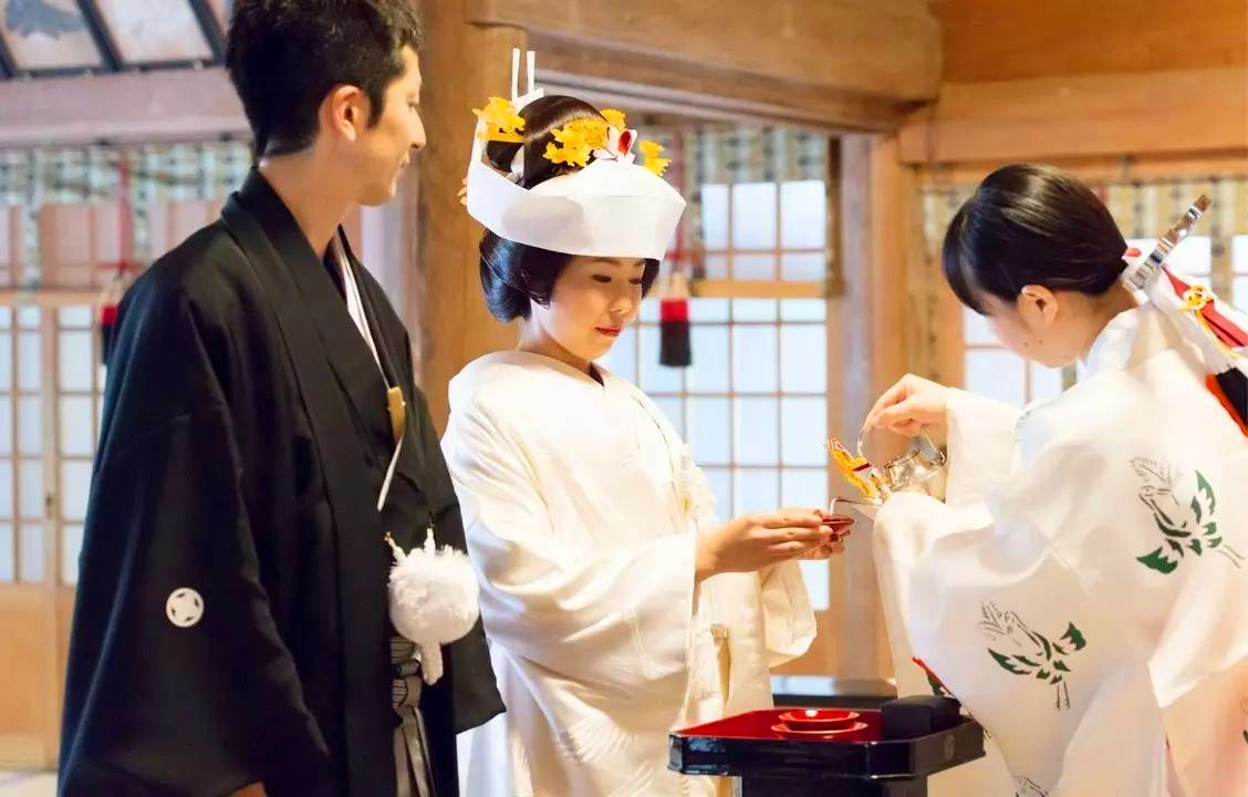 直击日本传统婚礼全过程,男女双方要喝339次交杯酒表心意